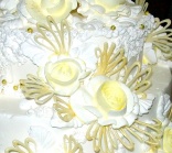 Тортики свадебные на заказ в Омске из белых роз